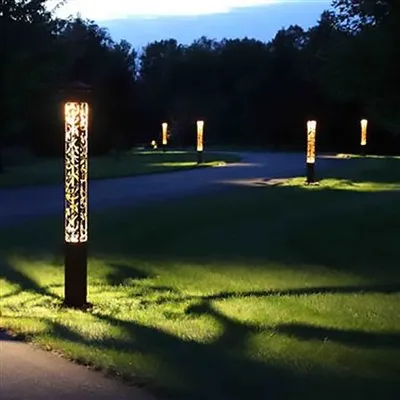 독특한 맞춤형 CorTen 조명 볼라드